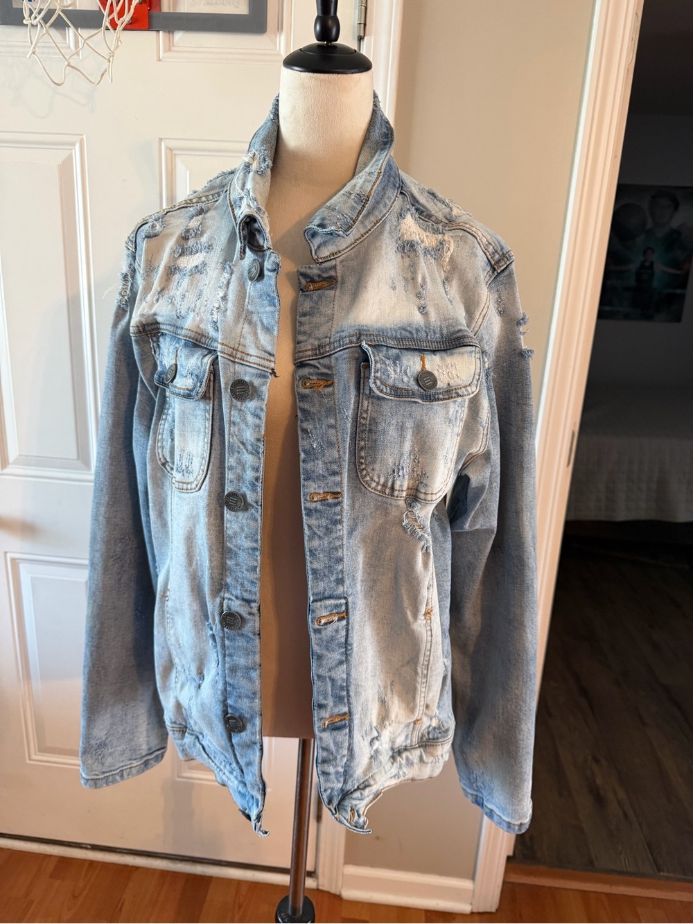 Embellish men’s intentionally distressed denim jacket size XL